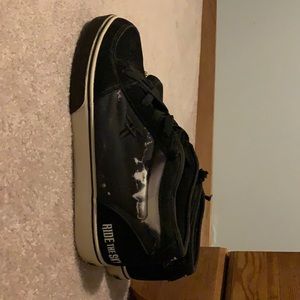 Im not cool enough to wear them.